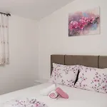 Apartamento Mia-3 By Interhome *