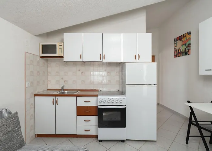 Mia-3 By Interhome * Обровац